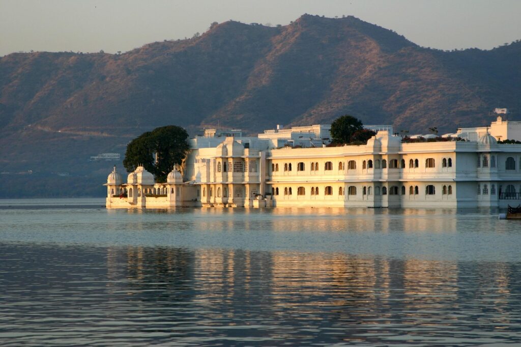 udaipur, pet friendly hotel india, nature, rajasthan, lake